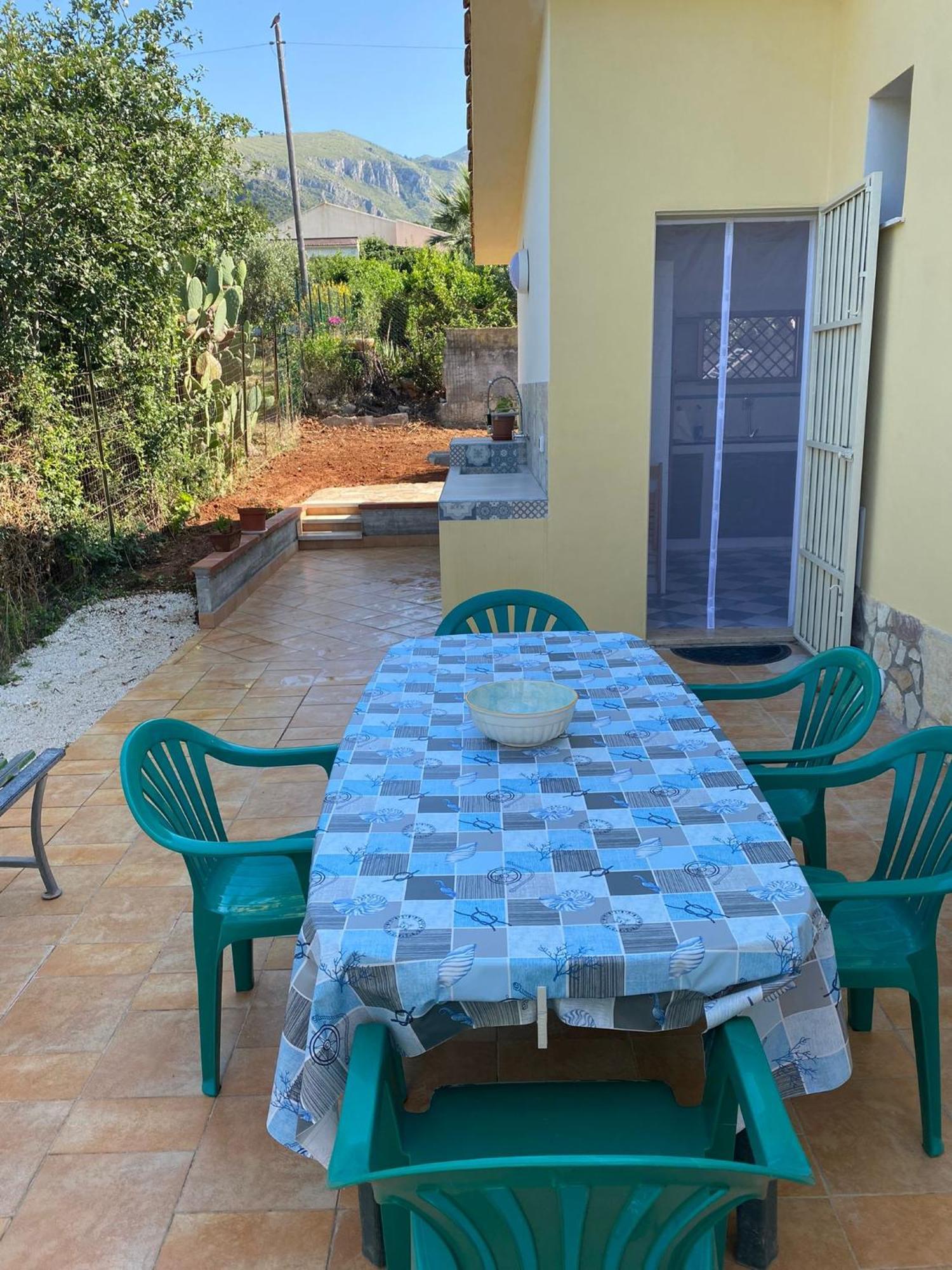 L'orizzonte Di Calabianca Holiday home *