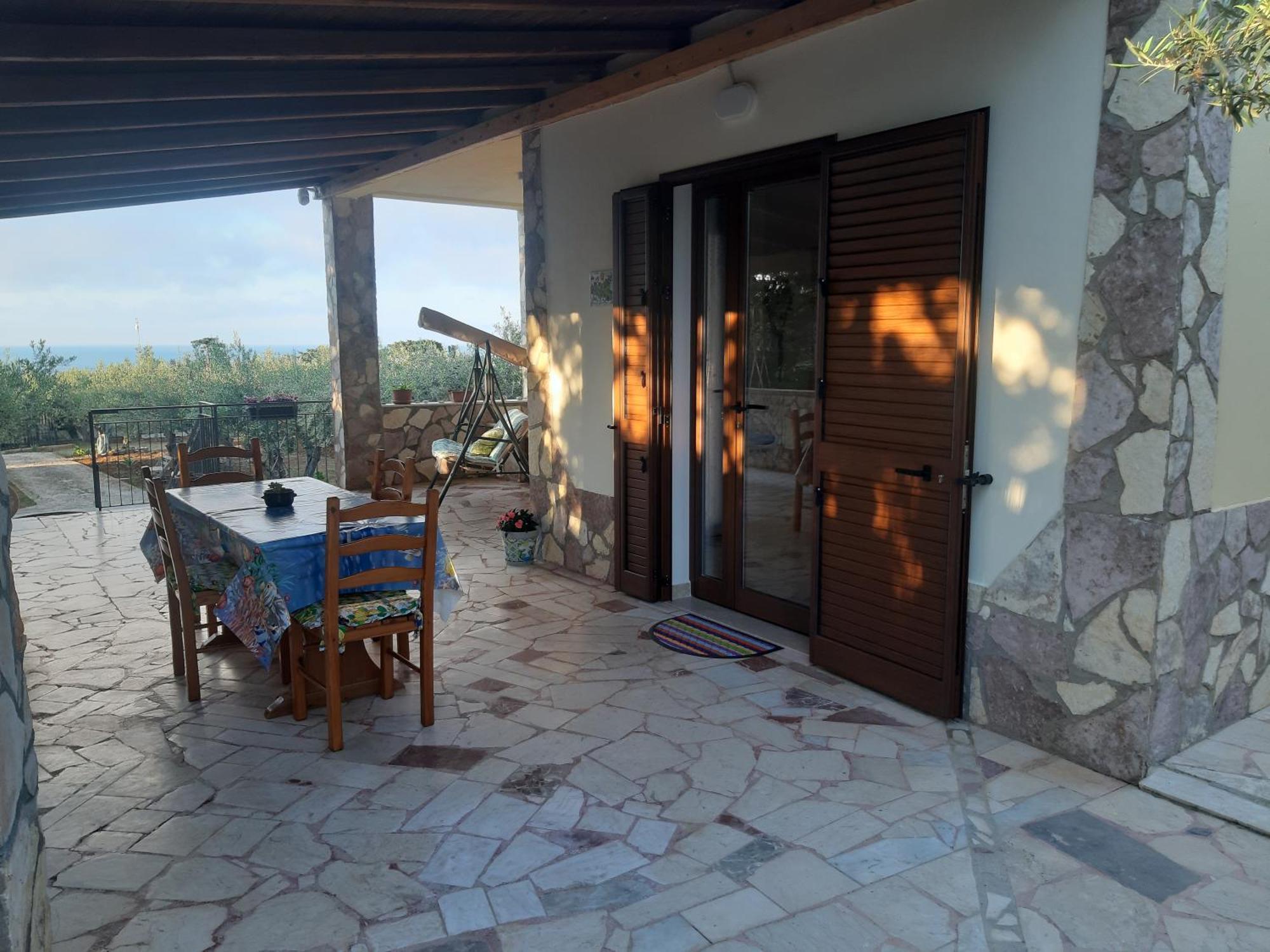 L'orizzonte Di Calabianca Holiday home *